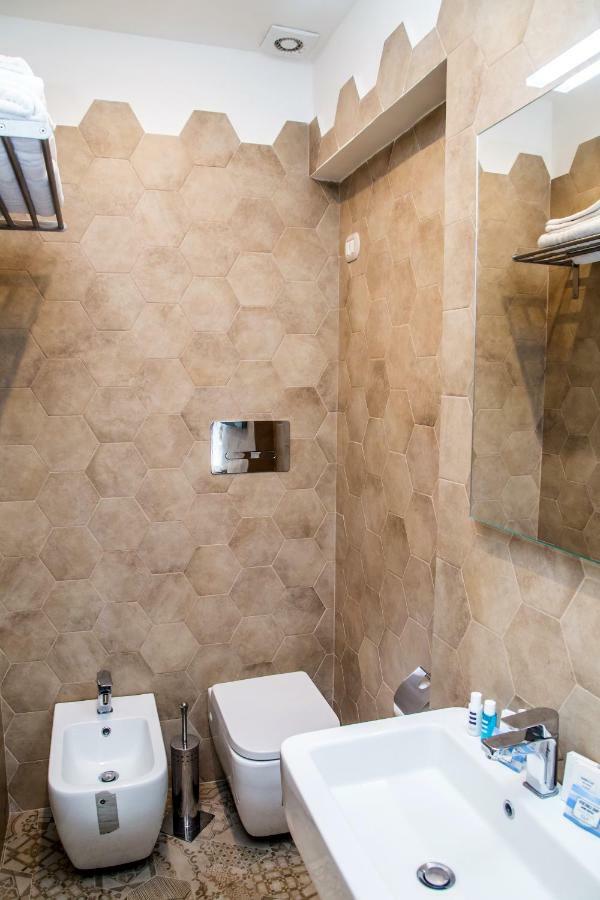 Domus Donnaregina Apartments ナポリ エクステリア 写真